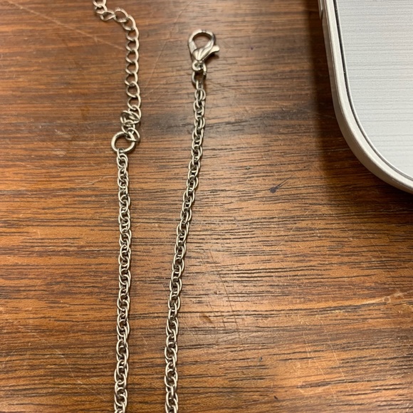 🦋Beautiful Silver and Purple Butterfly Necklace - Picture 3 of 3